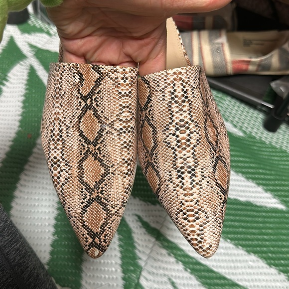 Slip on shoes size 7.5 - Picture 2 of 7